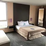 Kyriad Mezieres Hotel