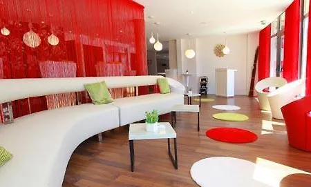 호텔 Kyriad Mezieres 3*