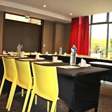 호텔 Kyriad Mezieres 3*