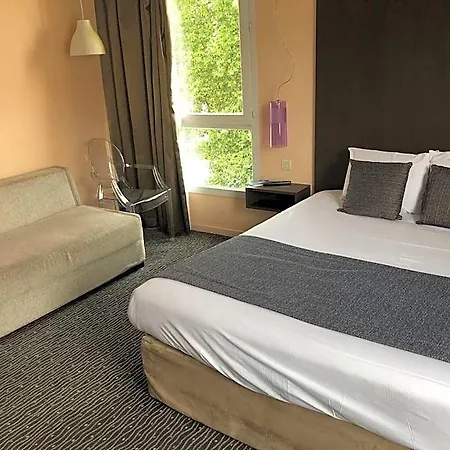 Kyriad Mezieres 3*