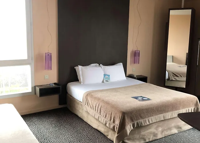 Kyriad Mezieres Hotel