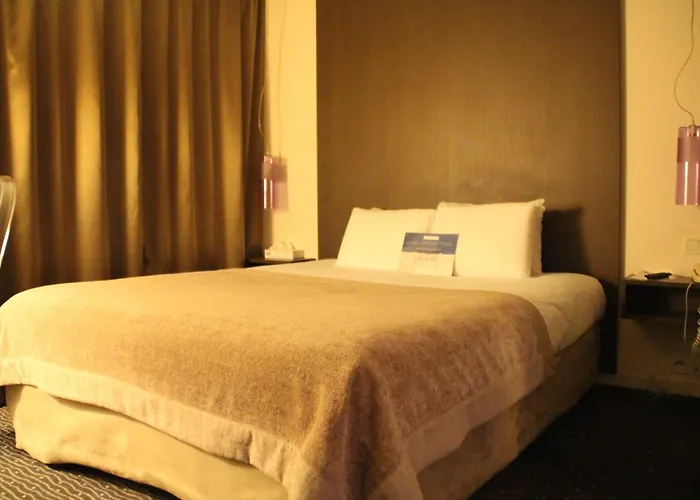 Kyriad Mezieres Szálloda 3*